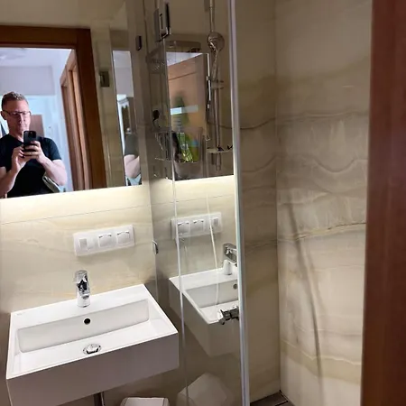 Stylish Apt, Palace View * ワルシャワ